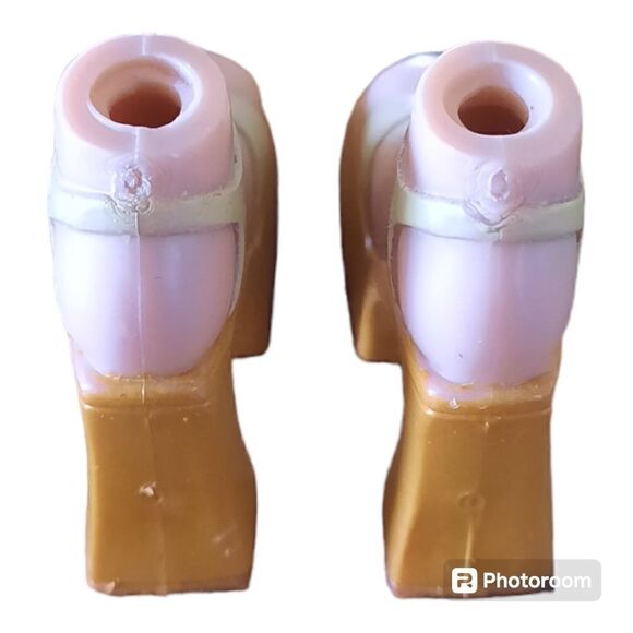 Bratz 2002 Doll Strut It Cloe Doll Beige Chunky Heels Sandals Replacement - Picture 3 of 3